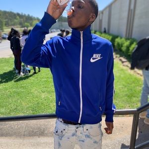 Meet your Posher, Jay